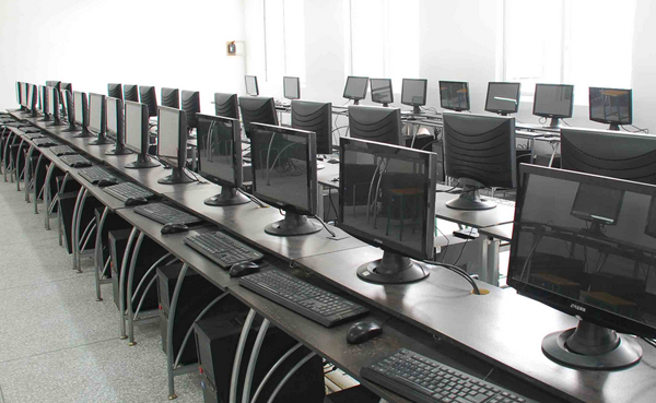 子涵談?wù)勵}外話，生活常識：電腦如何避雷！(圖1)